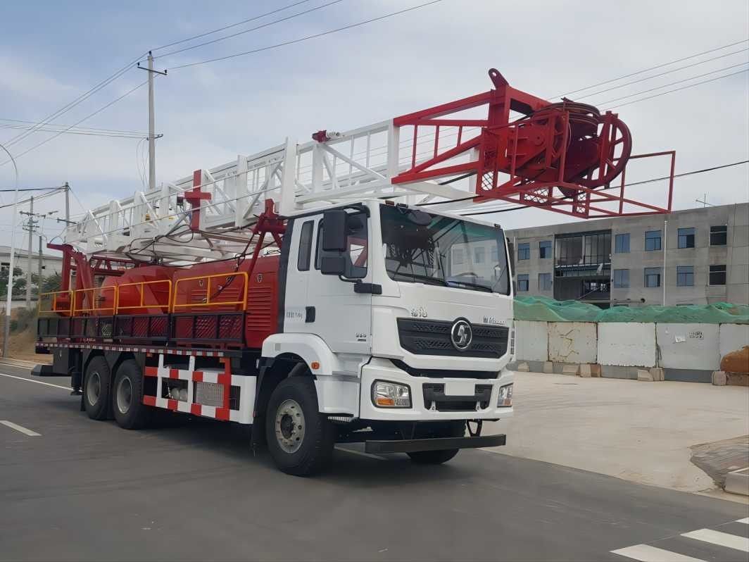 SHACMAN H3000 کامیون حفاری نفت 6x4 380HP EuroII سفید 50Ton تراکتور نفت نقلیه کامیون