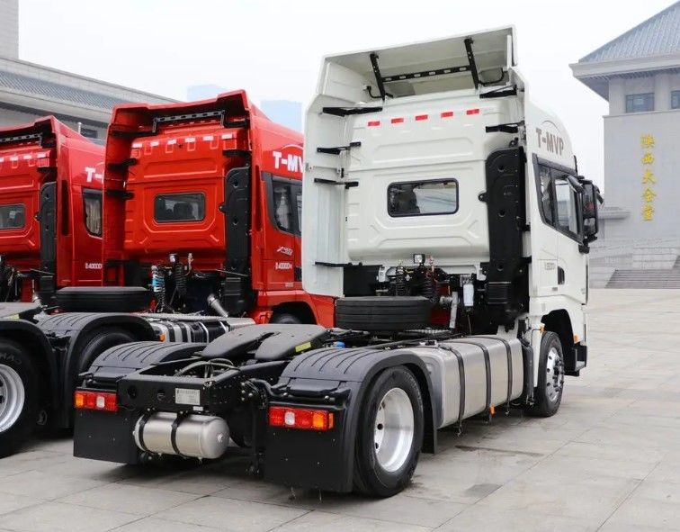 SHACMAN کانتینر تراکتور کامیون X3000 4 * 2 پورت ترمینال تراکتور 420hp CUMMINS موتور برند