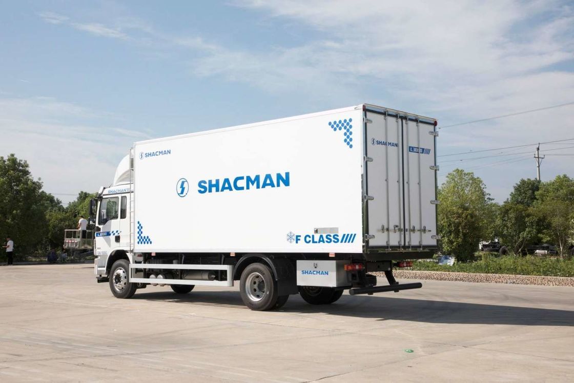 SHACMAN L3000 وان کامیون 4x2 340HP کامیون 290HP یورو II سفید 6 چرخ کامیون