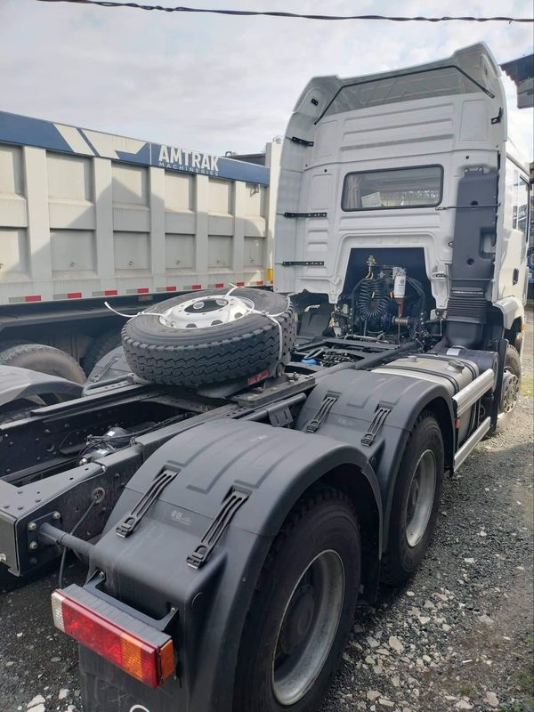 SHACMAN X3000 6X4 تراکتور سر 420HP 450HP تراکتور کامیون تک دو نفره خواب راست درایو برای تانزانیا